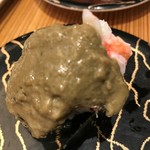 蟹味噌のお鮨です。