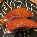 桜マスのお鮨です。