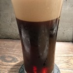 Ririsha - 黒ビールの次はハーフ＆ハーフ
      友達もまぃまぃも凛々家はじめてだったけど、お店の雰囲気もいい感じだし、気づいたら狭い店内はお一人様の男性やグループで満席に！
      人気なんだね～