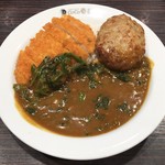CoCo壱番屋 - 『ほうれん草カレー／2辛』に
『手仕込とんかつ』
『チーズインハンバーグ』を トッピング。
合計 1,329円（税込）