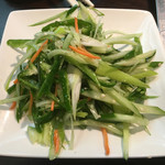小城 - 青唐辛子、パクチー、野菜和え 680円