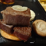 中納言 - ステーキを石板焼きで