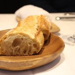 PRIMO - ランチの前菜と一緒に　パン