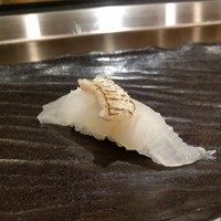 潮り - 握り　平目（炙り縁側）
