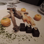 AKI NAGAO - 最後の焼き菓子は更に進化