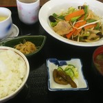 Sakura - 肉入り野菜定食（ごはんお代わり自由）　880円