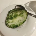 ウシマル - 焼きたてパンでソースを掬った