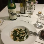 ウシマル - 若芽の軸の周りのコリコリ若芽を 磯の香りを纏ったパスタ