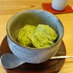 柚木元 - わらび餅入りピスタチオアイス