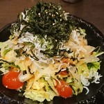 飲んべぇ食堂 らくだ屋 - しらす磯海苔サラダ(ハーフ)