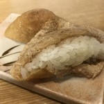 吉屋うどん - いなりは安いので具材入らず