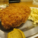 立ち呑み しゅう - 自家製ミンチカツ