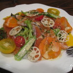 スモークサーモンのサラダ仕立て