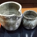 そば くら富 - 緑川の純米酒　片口とぐい呑みは美濃焼き､作風から多治見のあの作家さんかな？