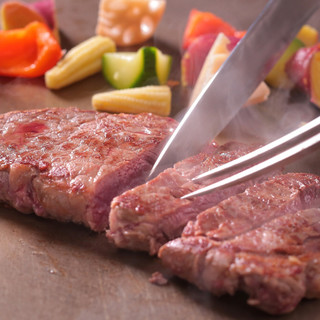 ステーキ食べ放題はディナー限定