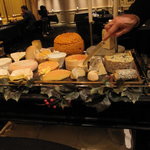 ガストロノミー ジョエル・ロブション - チーズのワゴンはおなじみですが