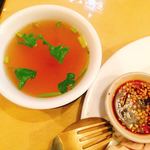 ピッキーヌ - カオマンガイはスープつき