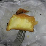 千葉屋 - 大学芋。今回のは一晩経っても蜜が中まで染みず。