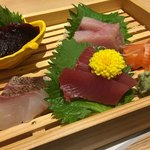 魚料理とすし 下の一色 - お刺身盛り合わせ 一人前