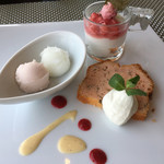 ポエシア - 桜と柚子のシャーベット、桜のムース、桜のパウンドケーキ