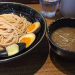 つけ麺屋　ちっちょ - 大盛り 煮卵