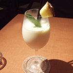 ジャッジョーロ ハーブハウス - パイナップルとセージのクリームカクテル(1200円)