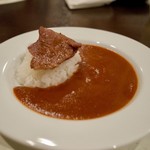 ヒロ ナゴヤ - ​ 知多牛 カルビオンザライス feat. ヒレだらけカレー