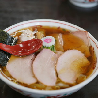 とら食堂 - 料理写真:焼豚醤油ワンタン麺１０3０円