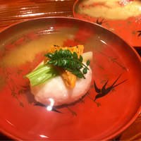 銀座 しのはら - ・ホタテしんじょうバチコ乗せ、木の芽を添えて