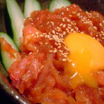 ヒデズ キャフェ - まぐろでユッケ