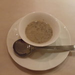 Tremani - 2,400円のパスタディナーＡコース。ごぼうのスープ。