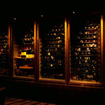 バー カヴァロ - [2F]400種以上を揃えるワインセラーがあります。 