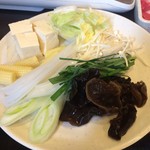 Shabu you - 豚肉と野菜をチゲ味噌出汁で頂きました。(^^)