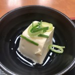 宮本むなし - ●ハンバーグカツ定食890円税込
            （小うどん、目玉焼、冷奴、サラダ付）とんかつソースorデミグラスソースからデミグラスソースを選択。