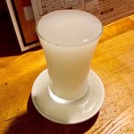 立喰酒場　金獅子 - 「日本酒 王禄」のアップ。にごり酒はマイブーム。
