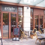 grigio la tavola - 