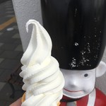 赤井川村山中牧場ソフトクリーム　ミルキー店 - 