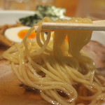 ななふく - 特製ななふくラーメン啜る