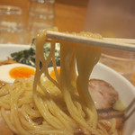 ななふく - 特製ななふくラーメン啜る