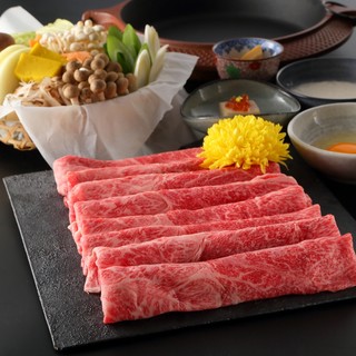 自家製出汁と割り下に包まれる極上肉の旨味