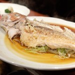 Uo Chaina You - 産地直送　鮮魚の蒸し物(一尾)　中国醤油