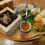 Orange Fields Tea Garden - 本気のカレーパン