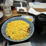 かね正 - きん糸丼ときも焼き、冷酒