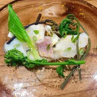 MATSU - 前菜②ビンチョウマグロを米粉のソースで。
                米粉ソースなので、
                まろやかな優しい味付けかな！