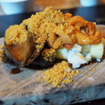 やまぐち - リゾット...エゾアワビ蒸してからソテーしてある、そこに羅臼の生雲丹　からすみかけ放題