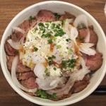 Jukuseisutekihakatanikuhachi - ローストビーフ丼