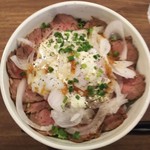 Jukuseisutekihakatanikuhachi - ローストビーフ丼、少しアップ