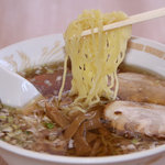 吉林 - 暑い夏にぴったりメニュー「冷たいラーメン」。見た目も味も美味しいラーメンですが、麺もスープも冷たくて気持ちいい！