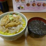 馬子とやすべ - ほどなくして注文した「生うに・いか丼」2000円がドーンと登場！