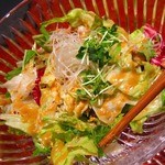 黒豚と半熟卵のガーリックサラダ